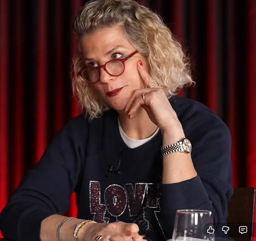 女排 💥佩林·于杰·法莱谈科内利亚诺本赛季的糟糕表现：“顺便说一句，科内利亚诺