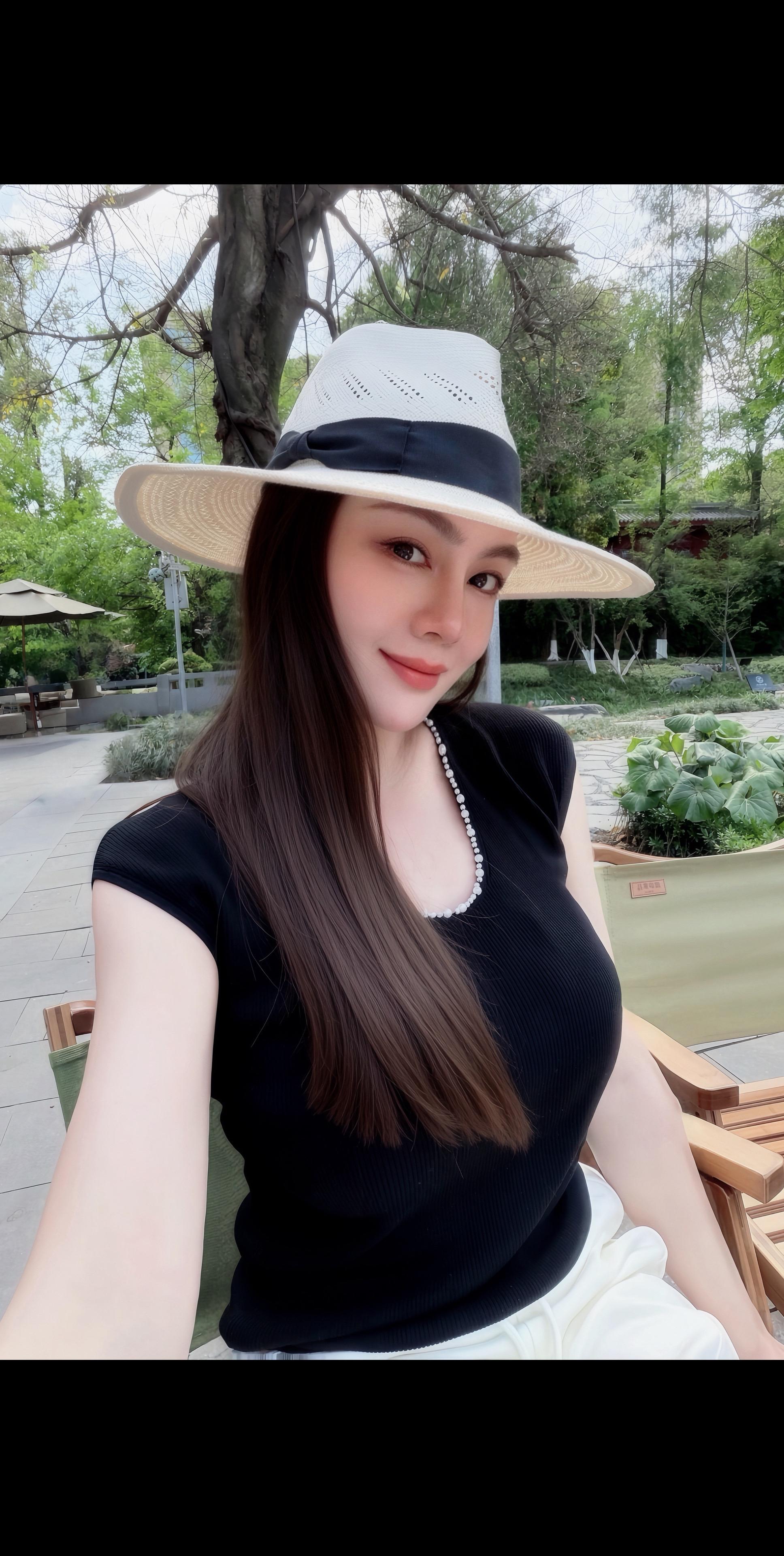 亲爱的我对你何止半分真心 -