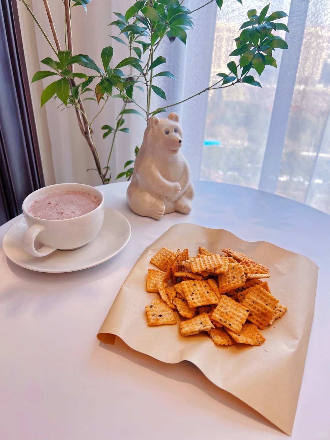 早安☀️｜阿格的早餐 鸡蛋牛肉酥饼 草莓奶昔🍓 一大早吃锅巴不犯罪～...