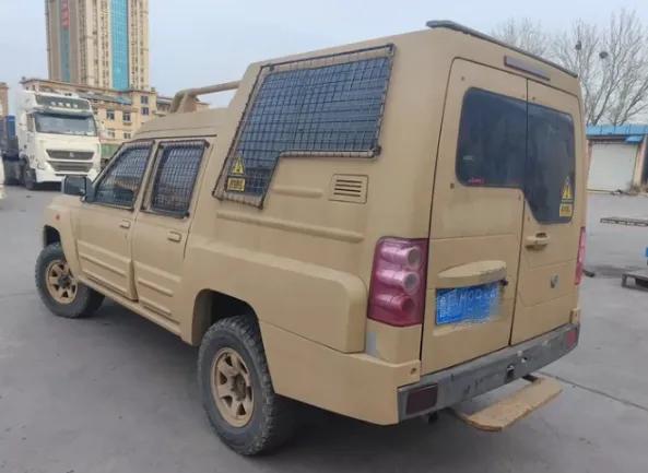 不能再简陋了，日产帕拉骐改装粗鄙露营车，低成本打造床车旅行，干就完了。这是一台郑