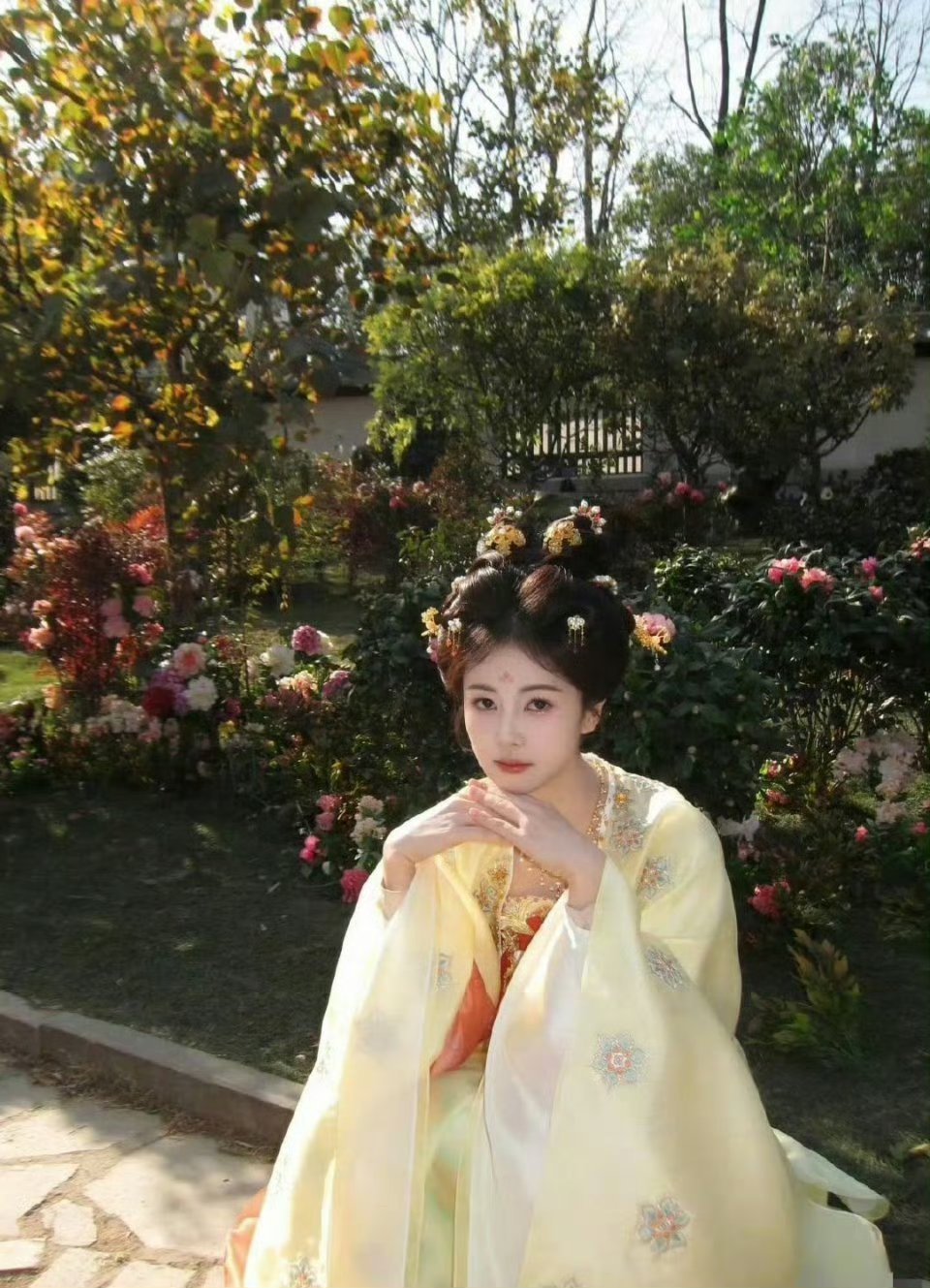 田曦薇和白鹿撞造型了，谁更适合古装造型 呢？ 