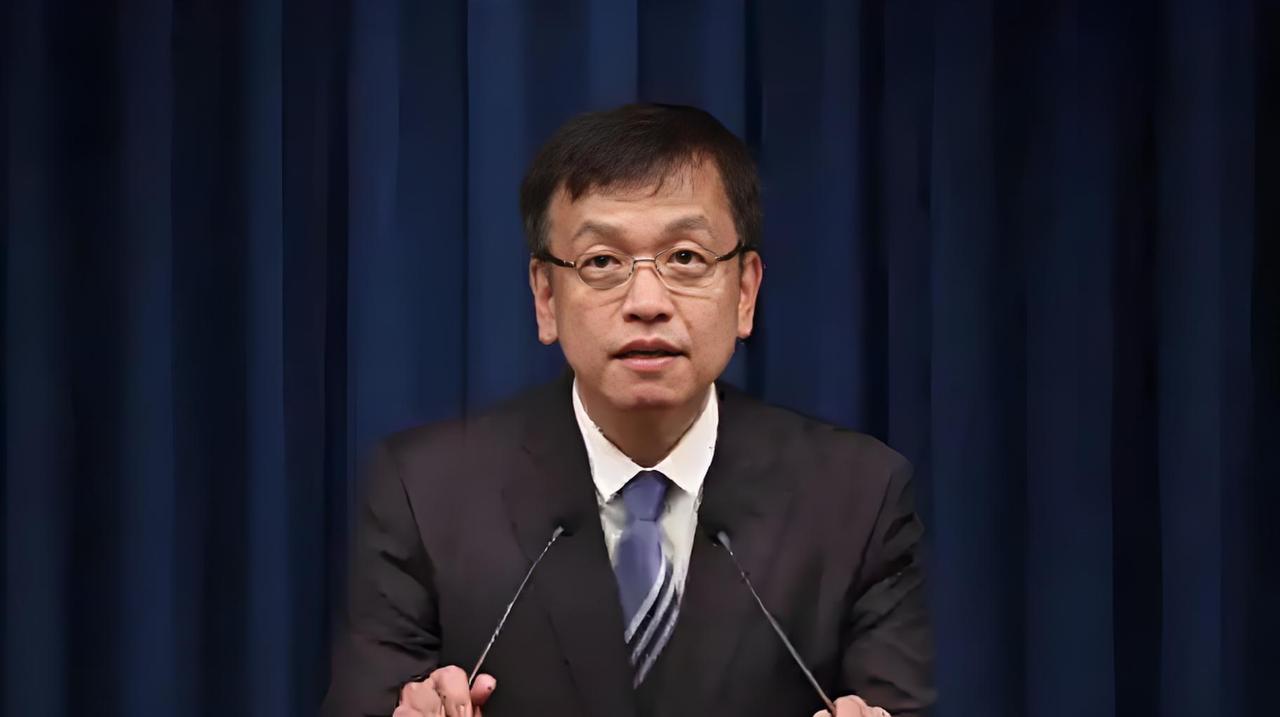 韩国民众恐怕做梦都想不到，有一天韩国总统这一职位竟然开启了“套娃”模式。

“尹