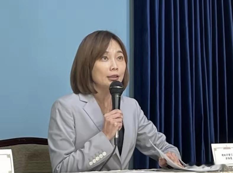 真是好笑，赖清德及民进党一群人像滑稽演员，4月12日大陆送给“十大惠台政策”，称