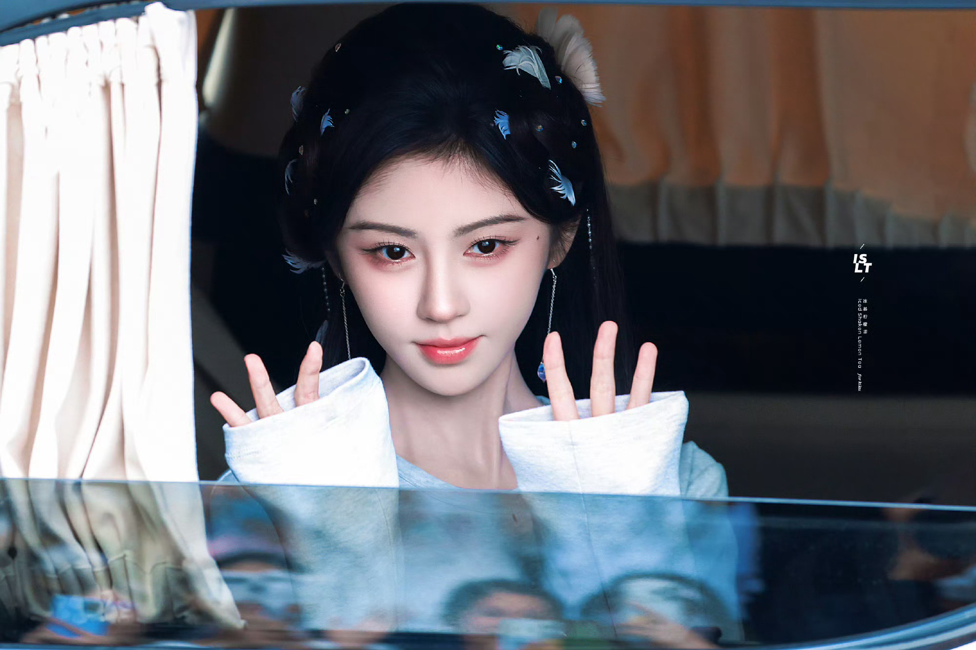 鞠婧祎 jjy鞠婧祎露芜衣 jjy鞠婧祎月鳞绮纪 “星河坠入潮汐，爱意涌入眼底”