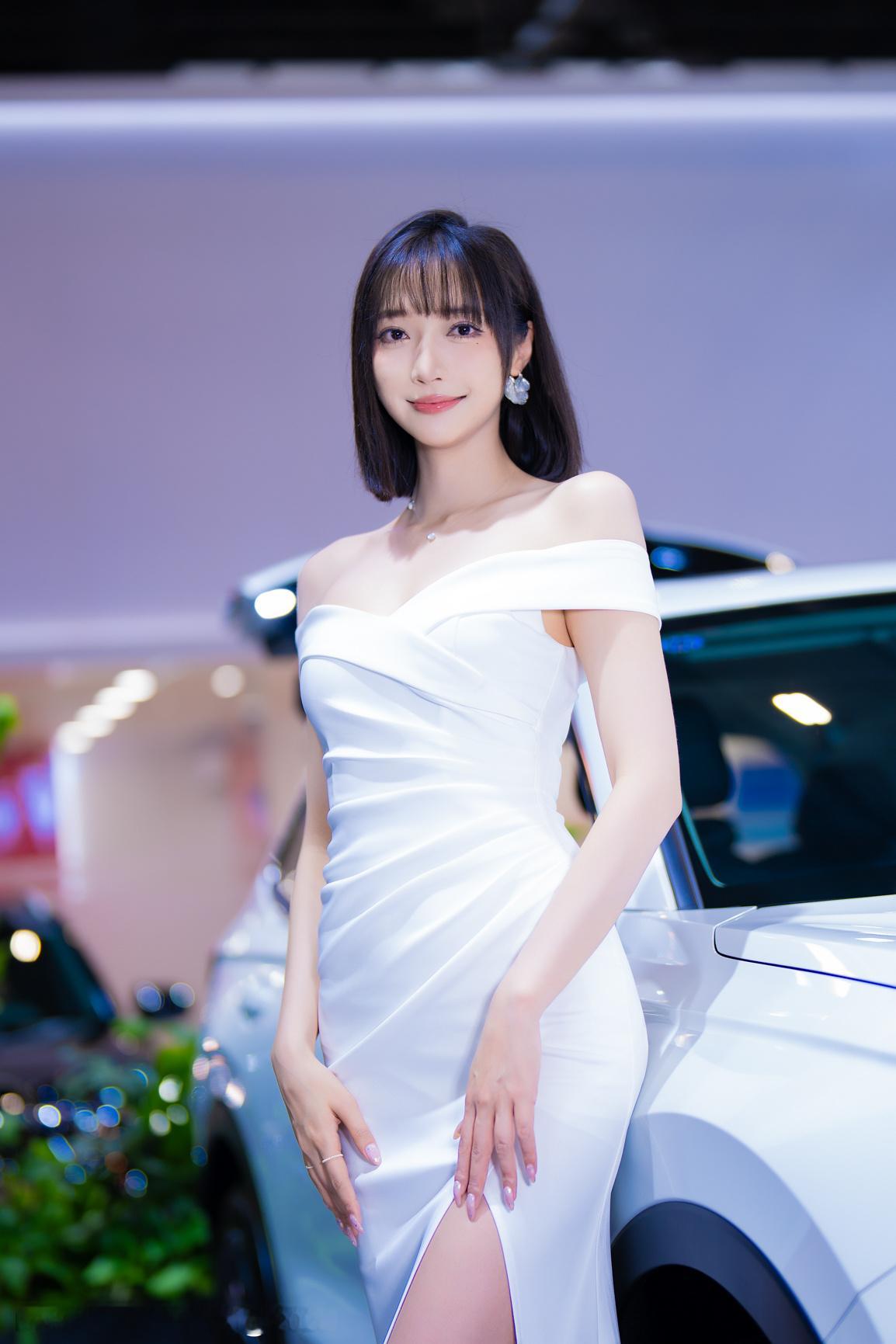 聆听猎人的车展日记聆听在大湾区车展猎人与车展 2026 粤 港 澳 大 湾 区 