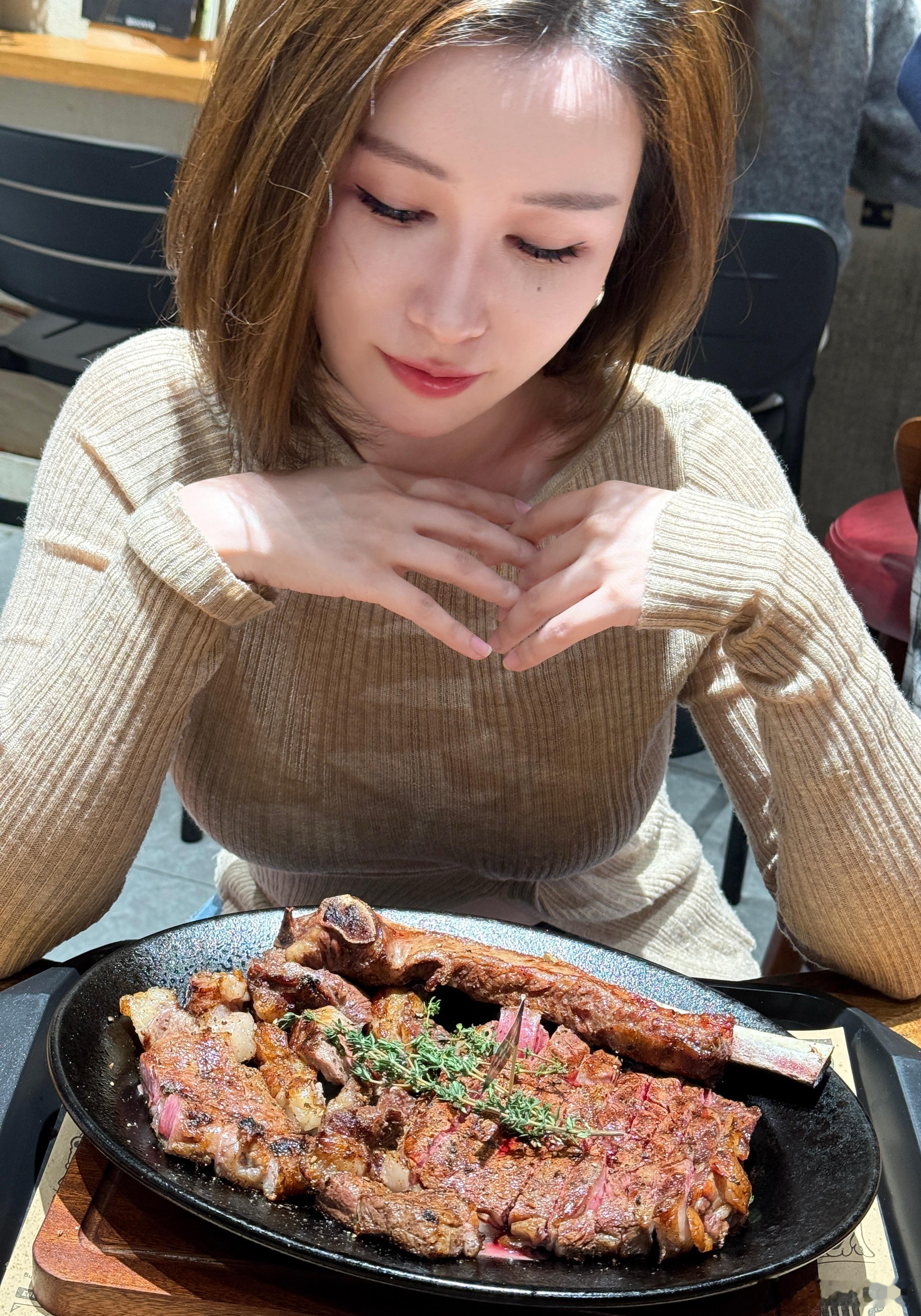 爱是可以从眼神里流露出来的[doge]我的美食日记 ​​​