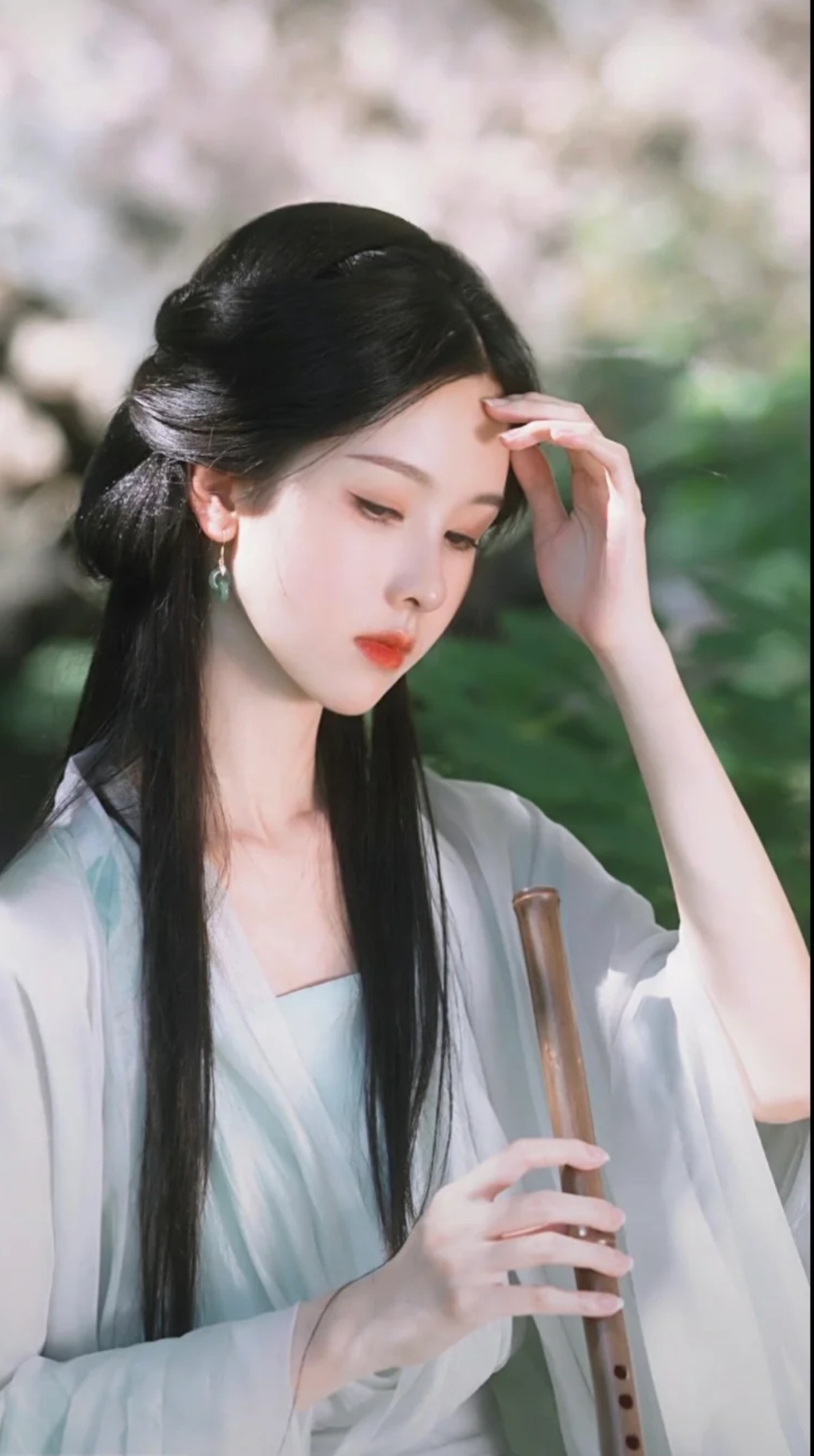 大家觉得陈都灵有望追上刘亦菲吗？ ​​​