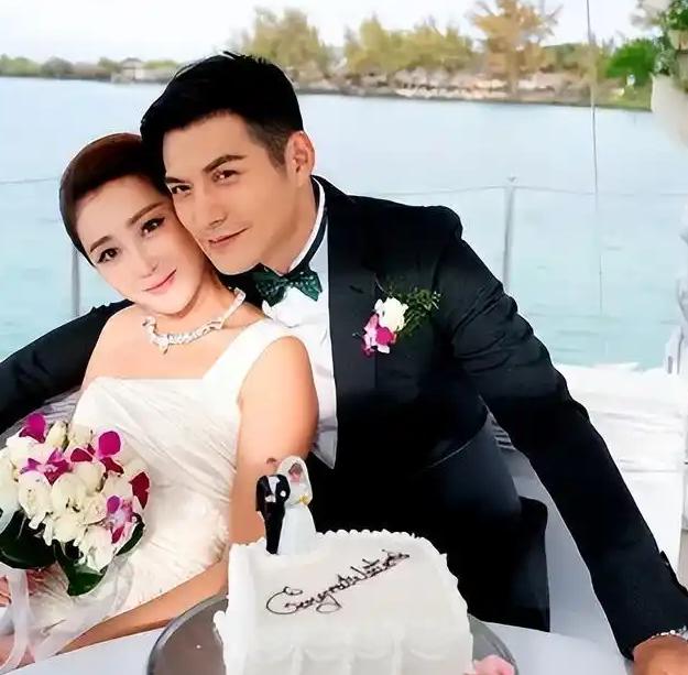 2000年，21岁的严屹宽被上海一个富婆看上，富婆提出用1个亿包养他，日后不用努