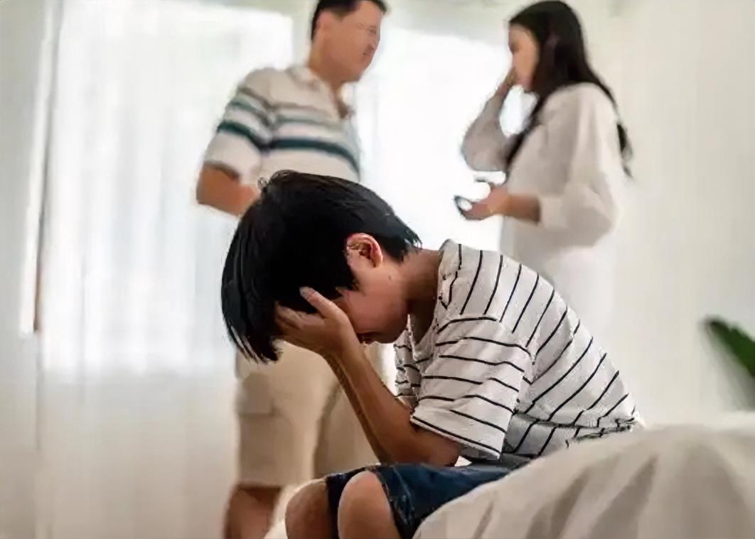 父母对孩子最大的伤害，就是夫妻关系不好

为什么呢？

因为对孩子来说，家就是整