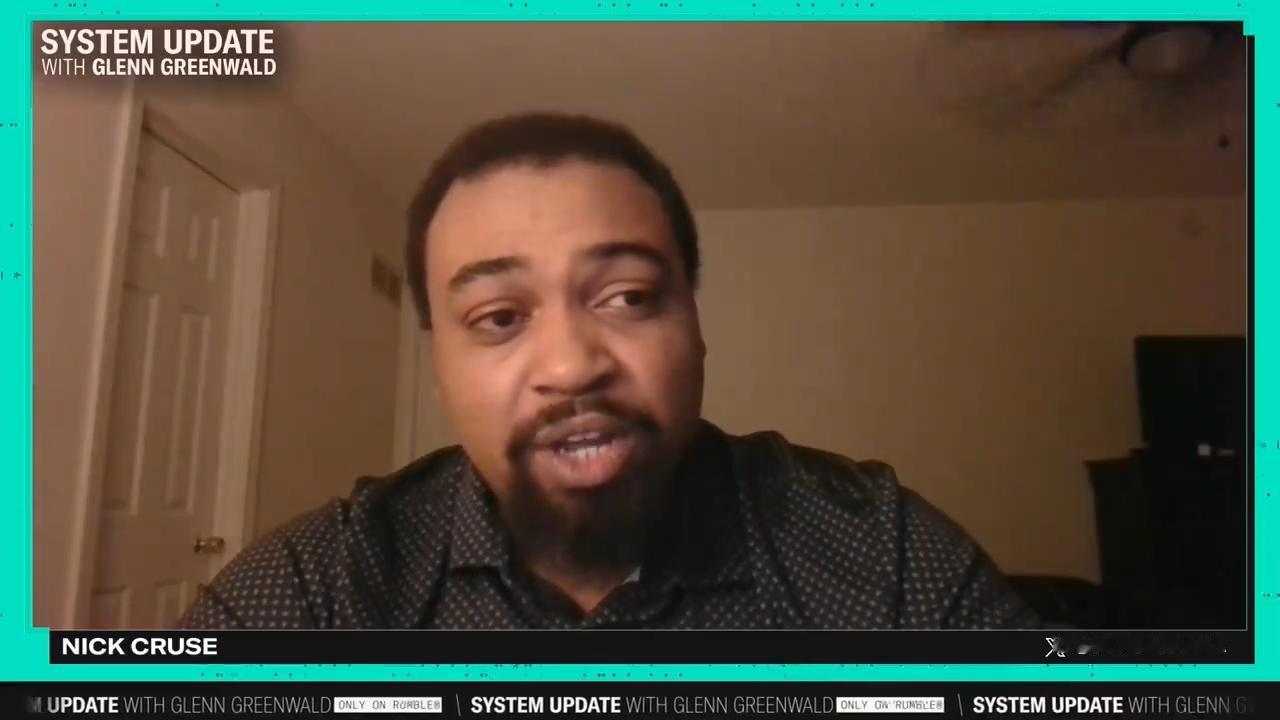 “我认为这只是民主党对黑人男性的又一次侮辱。他们的意思基本上就是：抽点大麻，投资