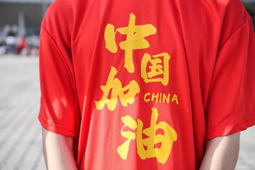 1:0的比分，对于这支国足，也算尽力了。给个70分吧。只是命运已经不在自己手里了