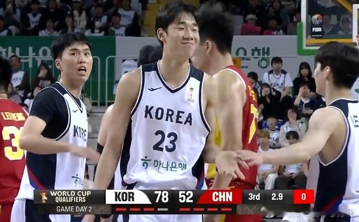 中国男篮vs韩国男篮中国篮球，一地鸡毛，少吹点吧，和足球有啥区别，有些地方还不如