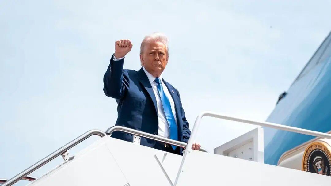 特朗普政府内部充斥着对华鹰派，他们上任一年多来，一直在推动对华采取更强硬的脱钩政