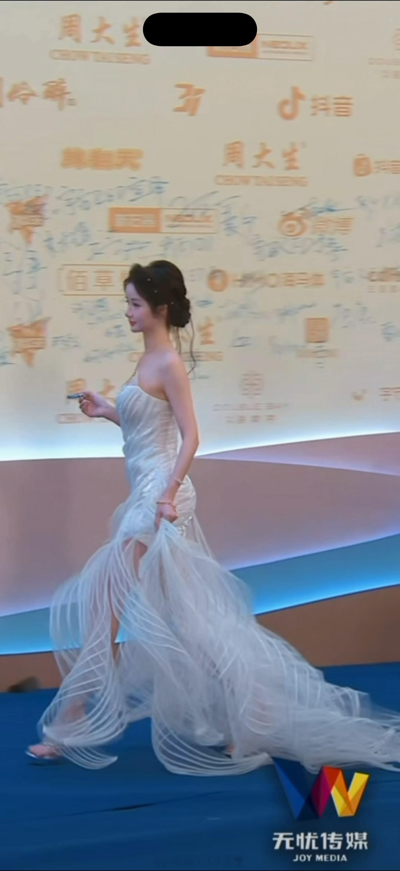 淡淡的就会顺顺的 11月保佑我  ​​​