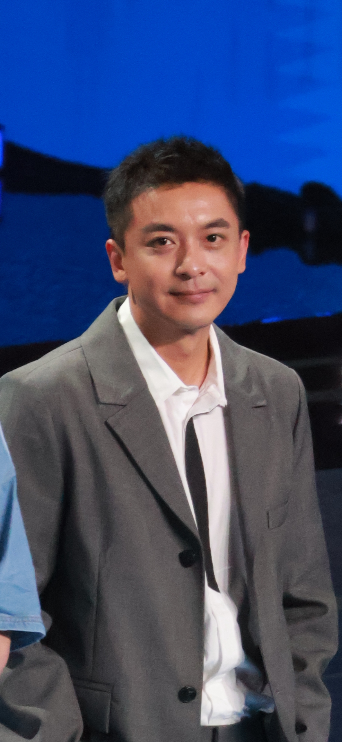 “张伟”很慈祥的看过来了但是我哥哥没看过来[皱眉] ​​​
