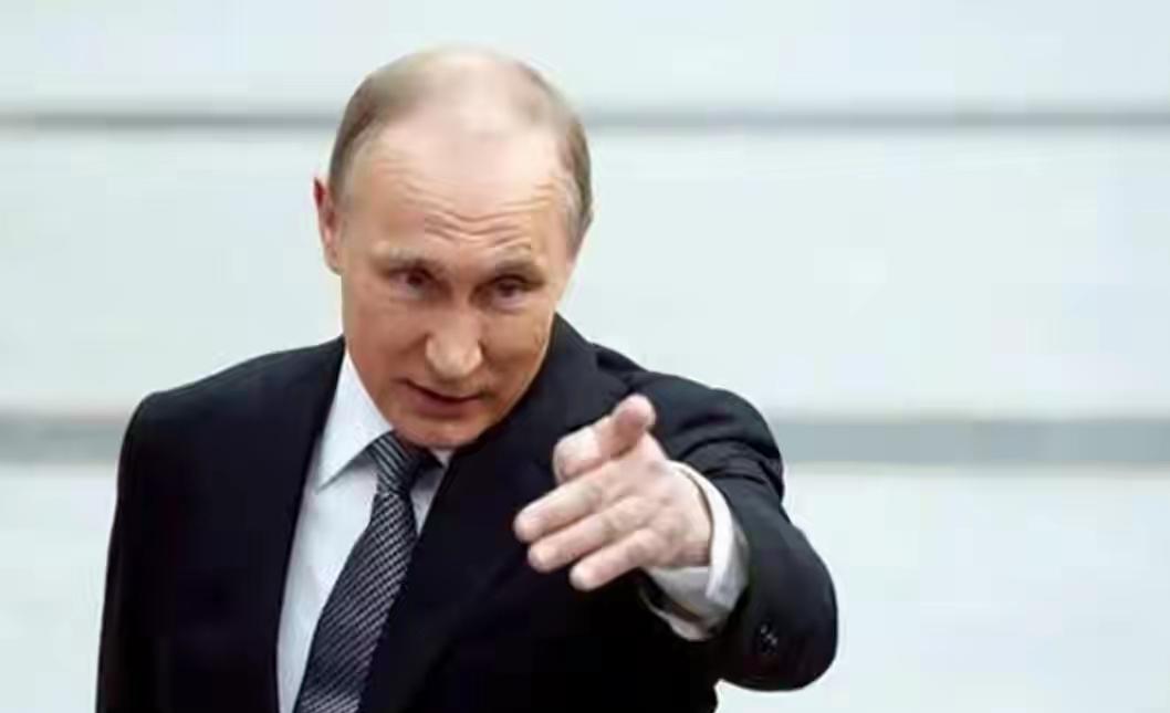 俄安全委员会副主席梅德韦杰夫向来毒舌，之前吐槽德国总理默茨是“复仇狂战士”，还拿