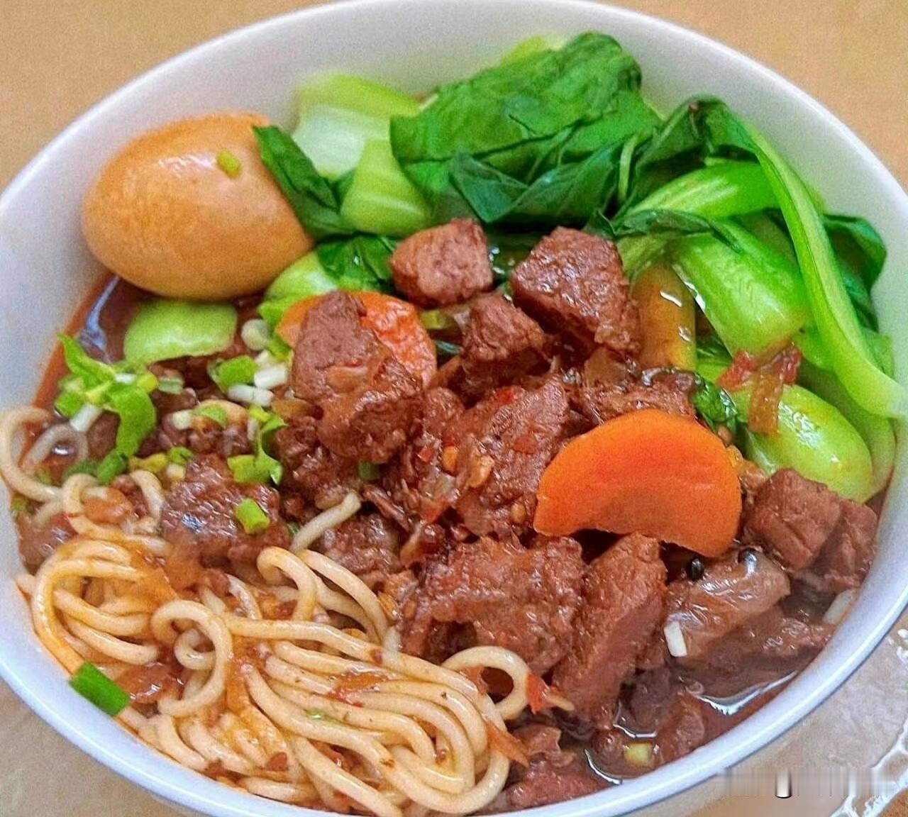 晒图笔记大赛快快起来吃早饭了，一早起床便去茅山菜市场买肉。骑上心爱的小电驴，凉风