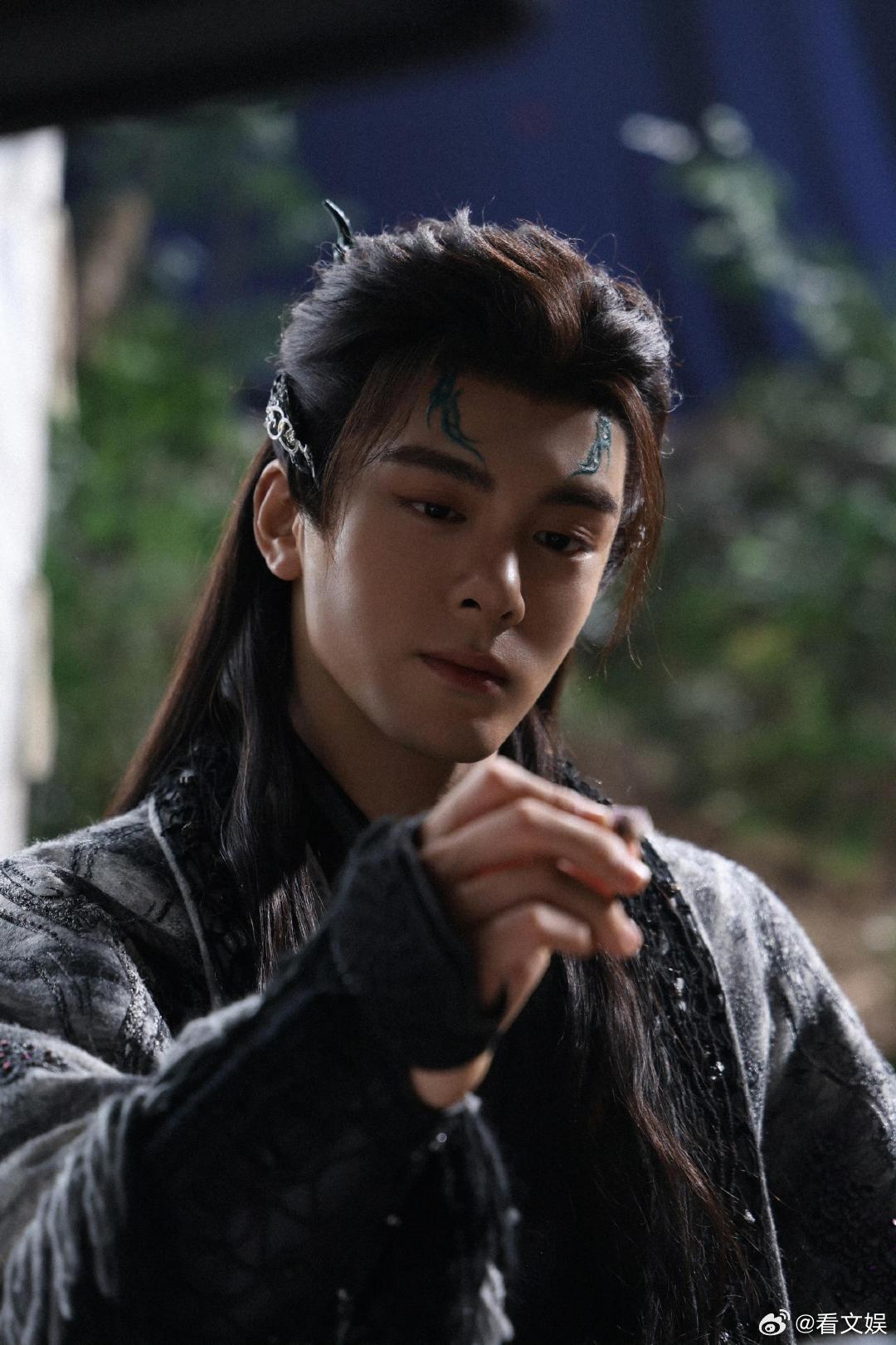 救命！曾舜晞的武拾光杀疯了！冷冽、A爆、钓系、S感全拉满，还带着极致温柔，全网找