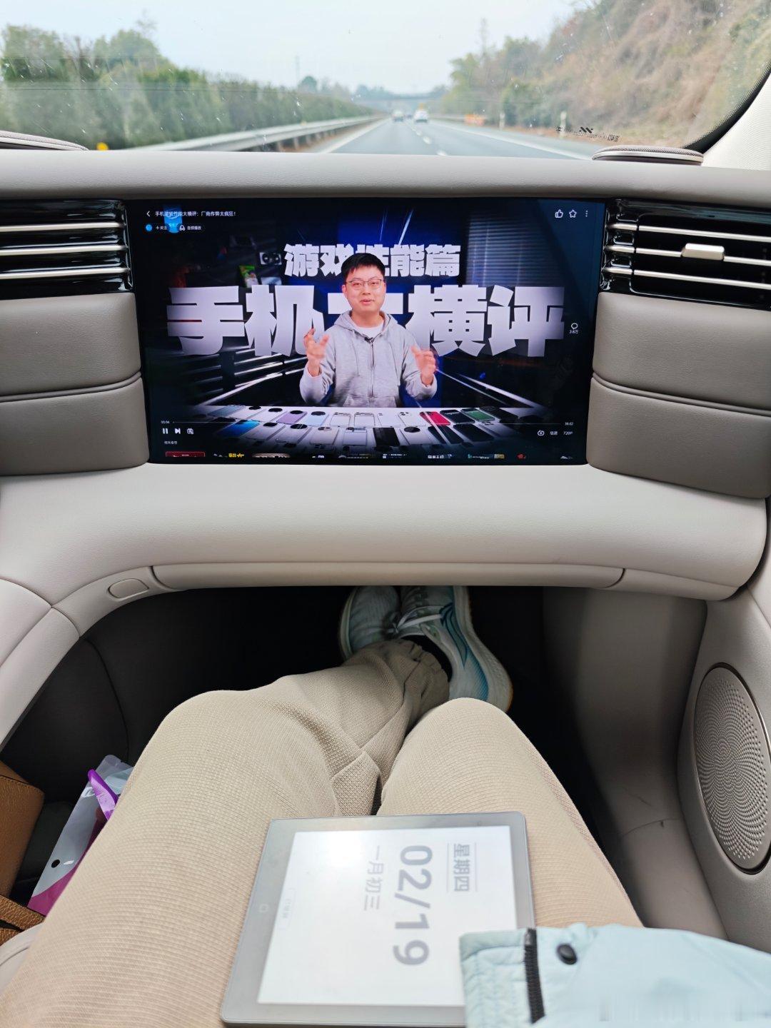 又到了老婆开车的时间了让我看看极客湾测试吧，云飞的赛博斗蛐蛐有点意思和我的ID到