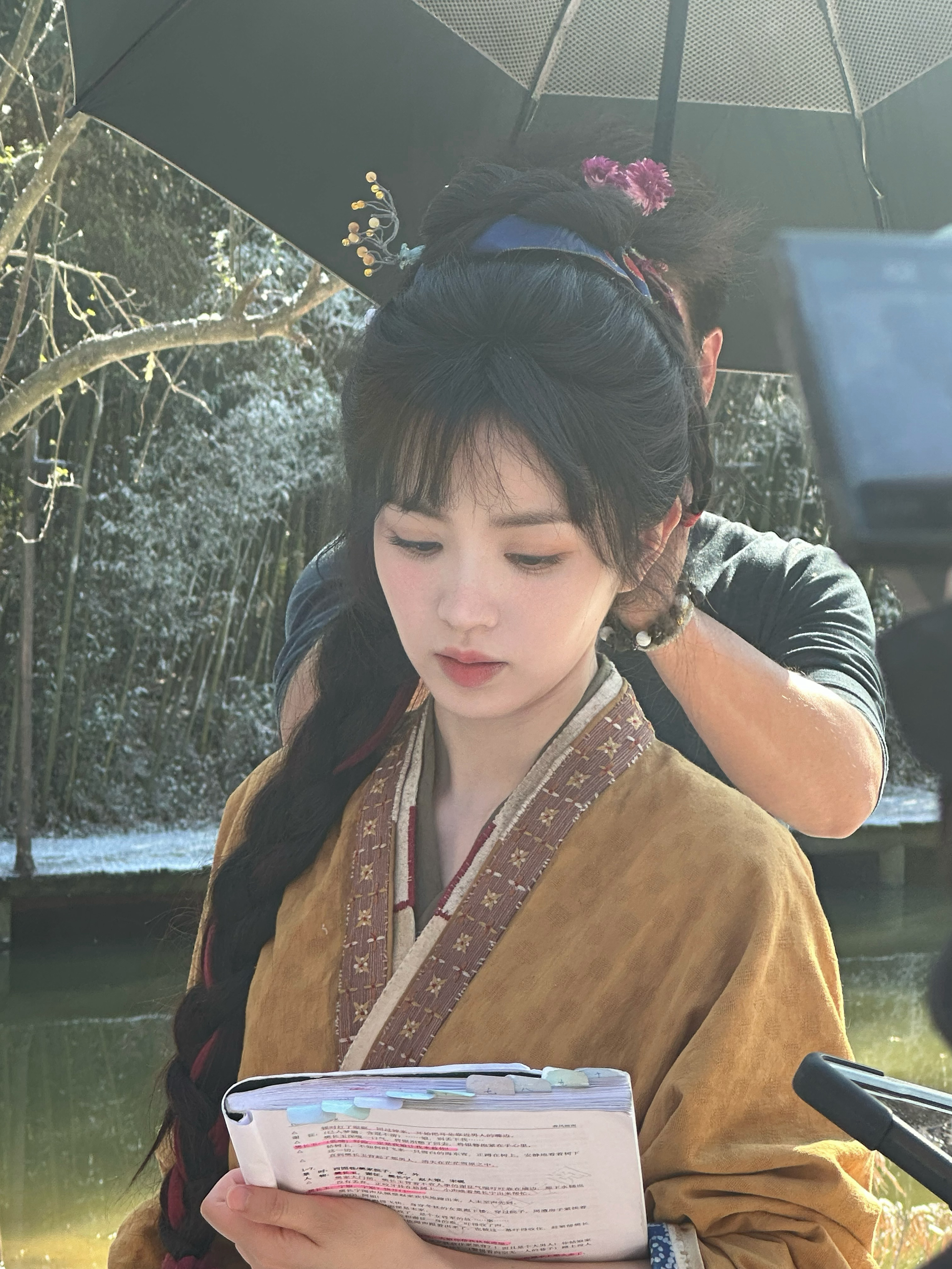 首尔偶遇田曦薇田曦薇  在复制粘贴的时代，你是手写的诗