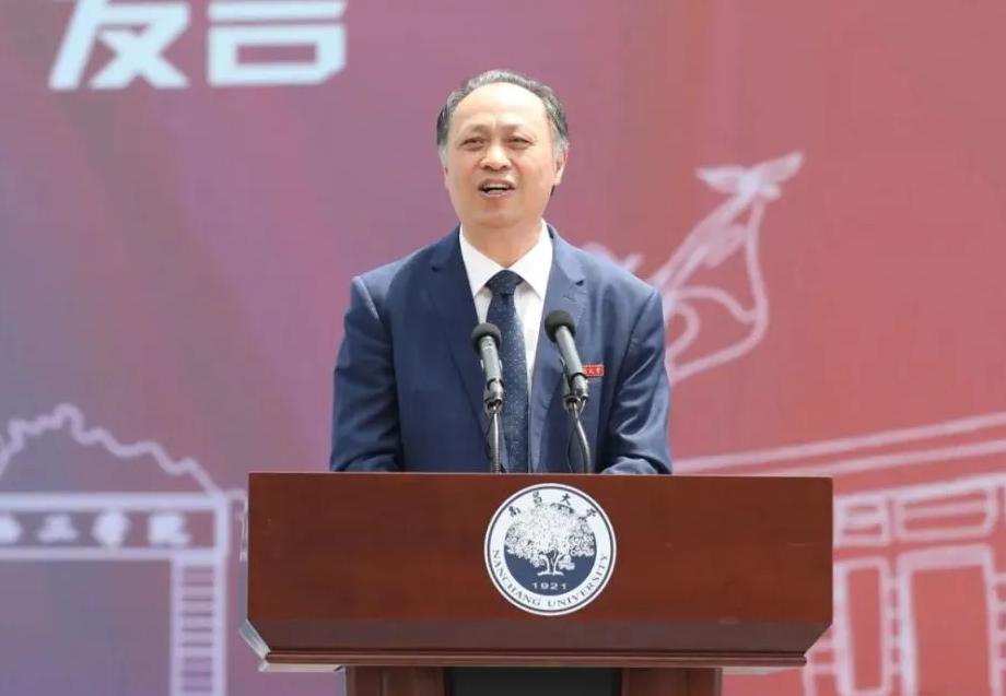 江风益院士两次斩获国家科技一等奖，堪称南昌大学的宝藏级人物！

近日，南昌大学江