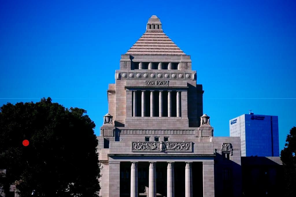 日本要搞“国家情报局”？这事争议不小

4月23日下午，日本众议院全体会上通过了