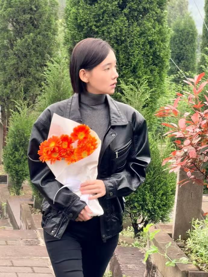 李沐宸道歉 其实她本来就是长剧出来的，演技底子在那摆着，短剧里一样能打。 ​​​