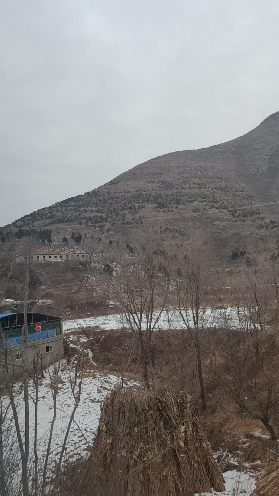 分享一张随手拍山里气温低注意保暖！