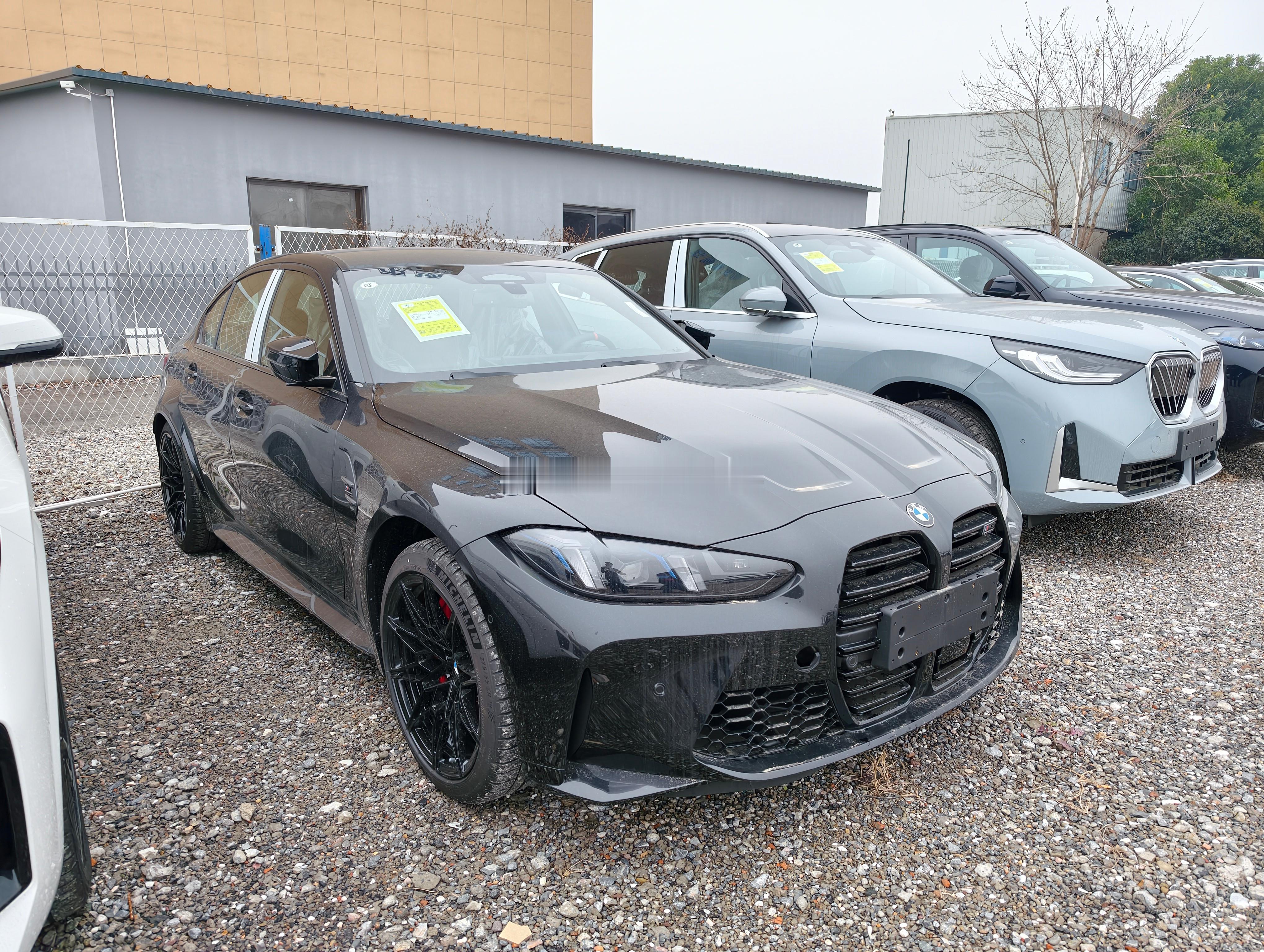 四驱价格合适的也发一下M3四驱指导价:913900外观:宝石青内饰:黑色原厂灵活