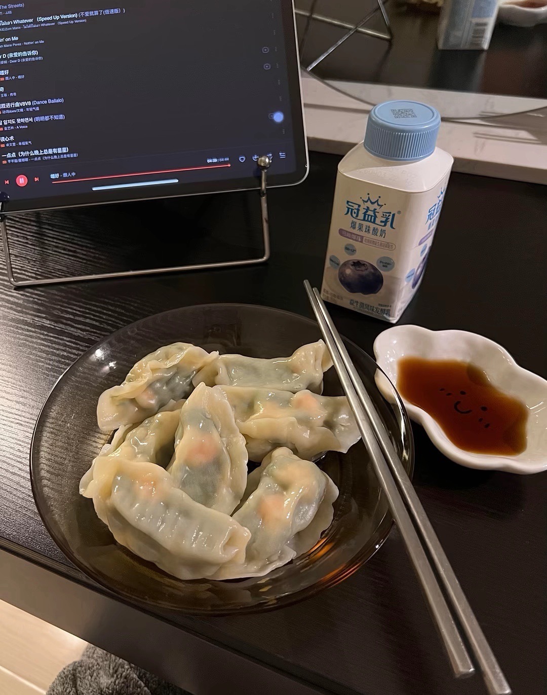 上天拿走爱情，会赐予你金钱的富裕，桃花祭天，富贵无边！ ​​​