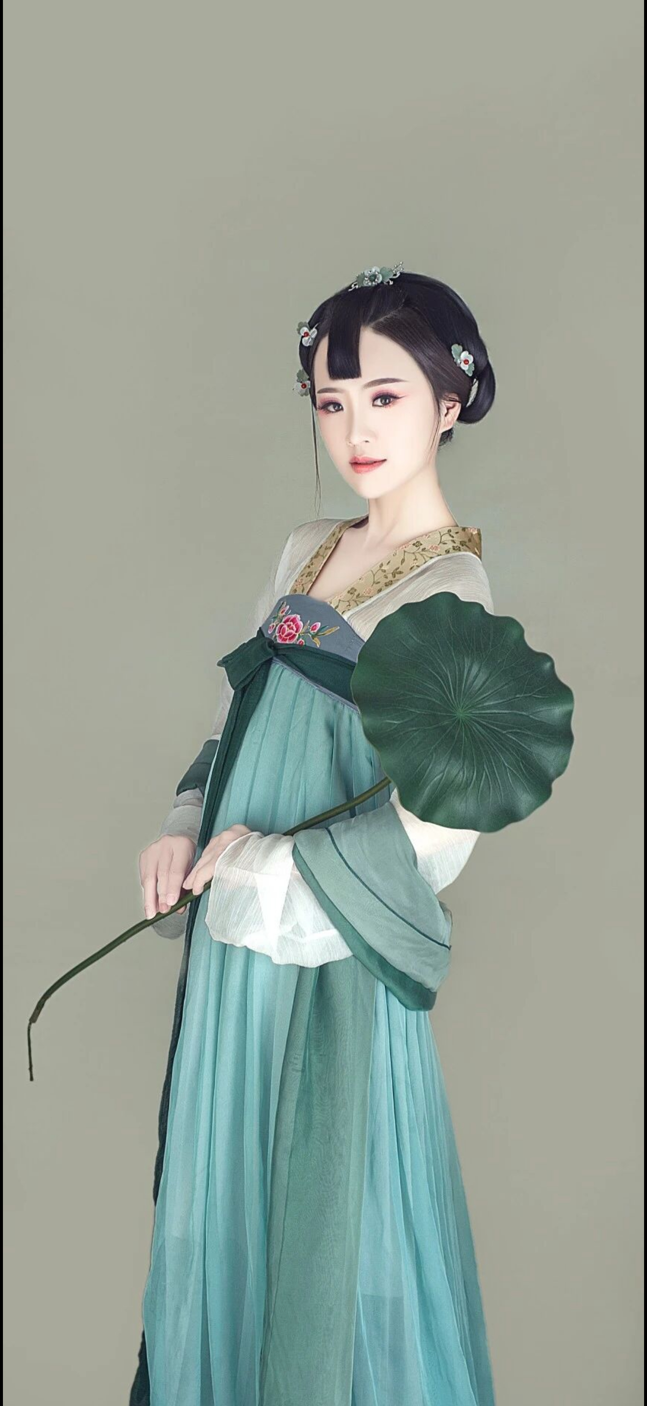 八字十神正印多了一事无成。偏印多了有始无终。正官多了三观不正。七杀多了萎靡不振。