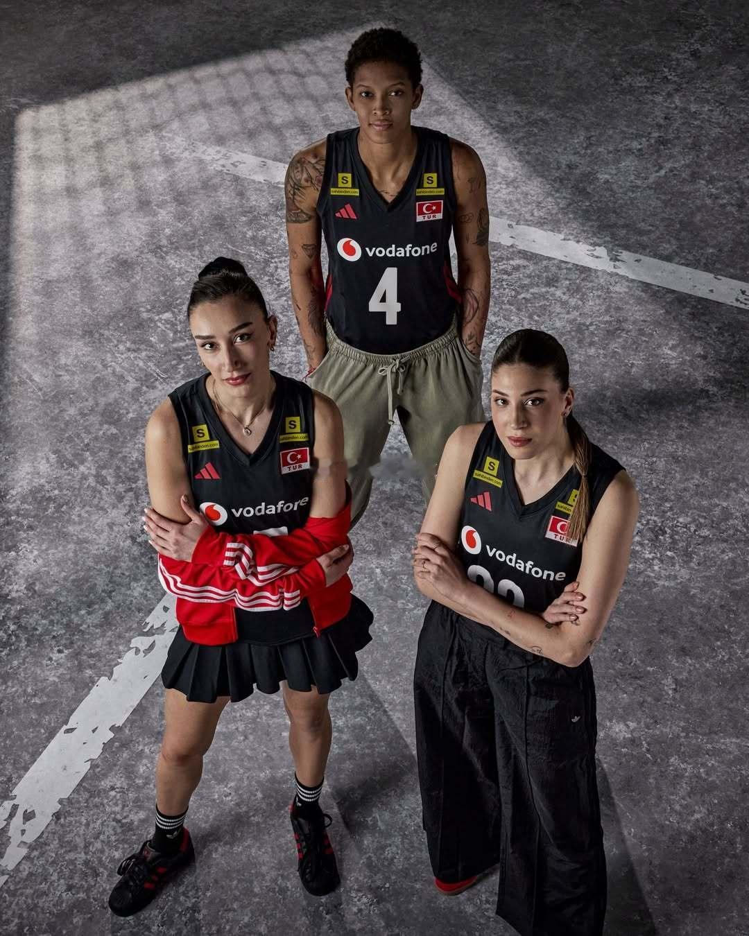 土耳其女排国家队新球衣清松带你看排球2026年世界女排联赛