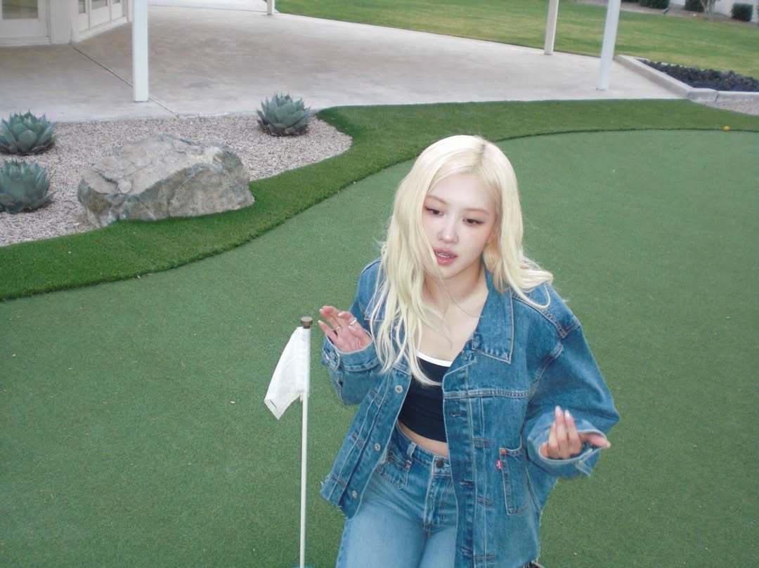 260422 Rosé更新 IG🐿️“🫐”宝宝你太漂亮了！！！！ 