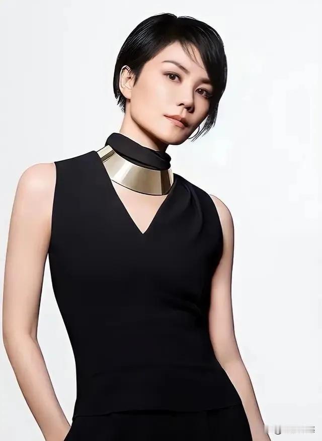 王菲，真有你的！
 
5月30日谢霆锋鸟巢演唱会现场，不少网友偶遇王菲和俞飞鸿一