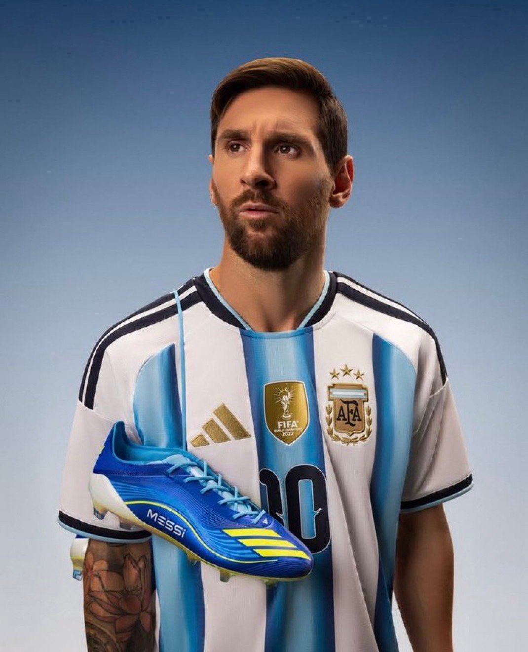 梅西   2026世界杯三星🇦🇷球衣，果然小梅一上身，球衣就更美了！🇦🇷