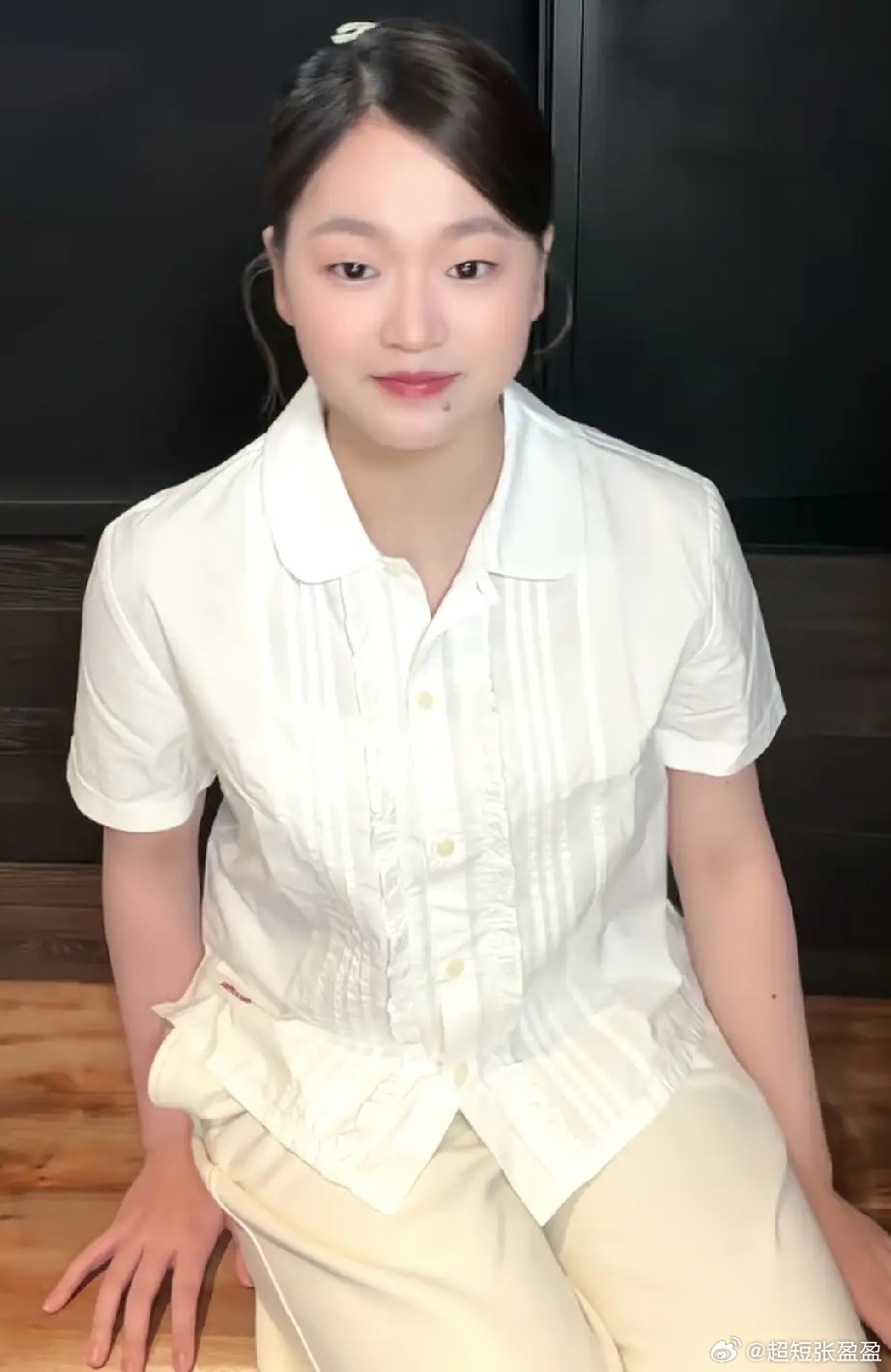 全红婵越来越漂亮了，发现了一个细节就是全红婵手指是细长的，漂亮的，看了一下她的抖