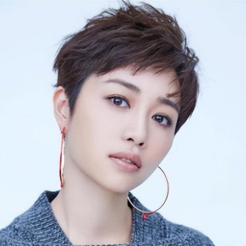 嫁大12岁恩师，丈夫成北影院长，低调实力派
 
上海姑娘张龄心，她嫁给大12岁的