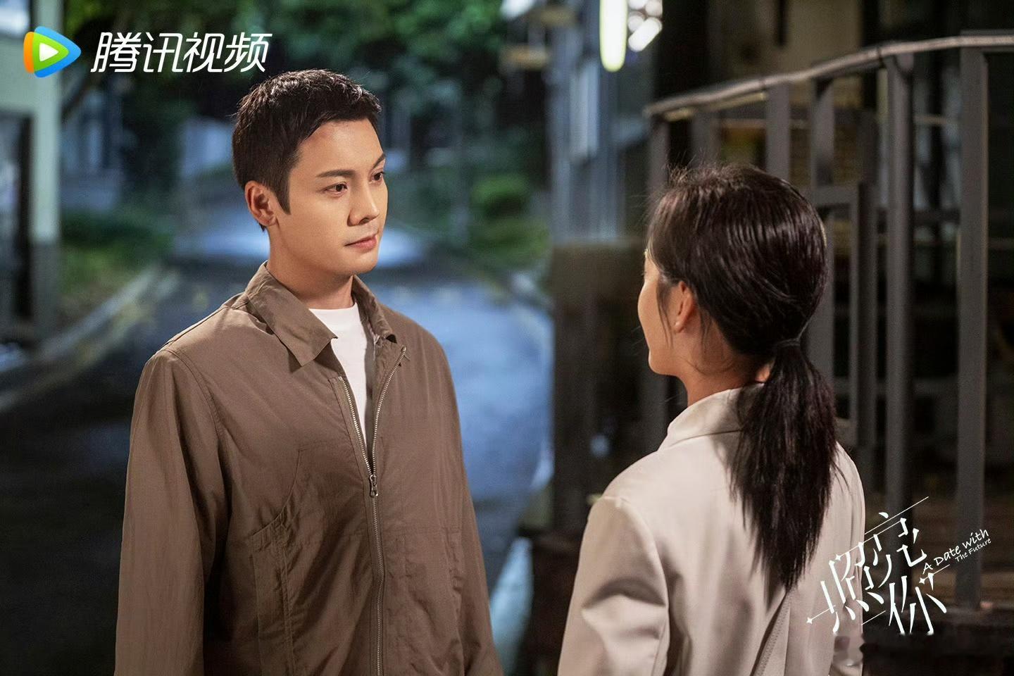 陈伟霆mv女主是章若楠顶配神仙售后谁能不爱！多次合作积攒的默契，让MV的每一段对