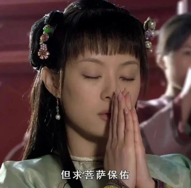 甄嬛传哪天下架了你负责重拍 什么都可以下架或重拍，甄嬛传不行，现在让原班人马重拍