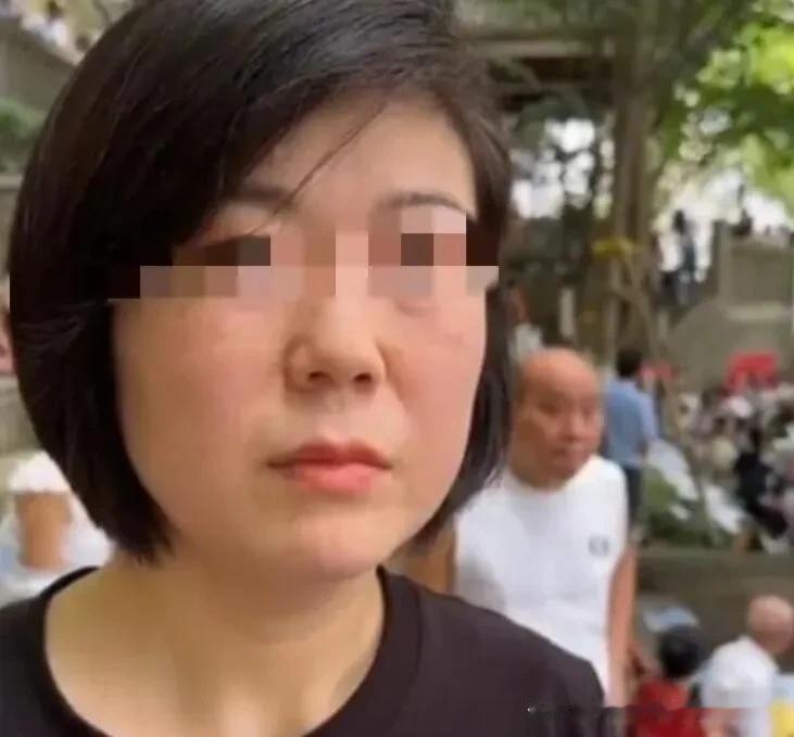 你们晓得在成都，大龄剩女的最终归宿是什么？

李大妈的女儿是82年的，今年她已经
