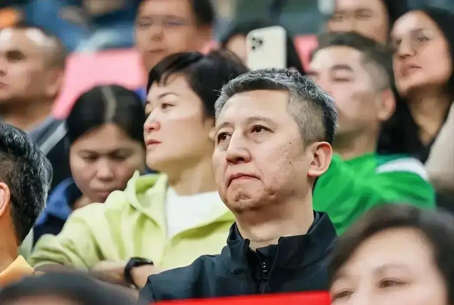 命中率34%还被骂？胡明轩真没救了吗
 
他绕掩护只要1.48秒，全联盟后卫里排