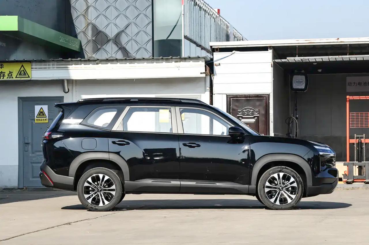 星光560：以空间巧思，适配多元生活场景

在10万内SUV市场，星光560将空