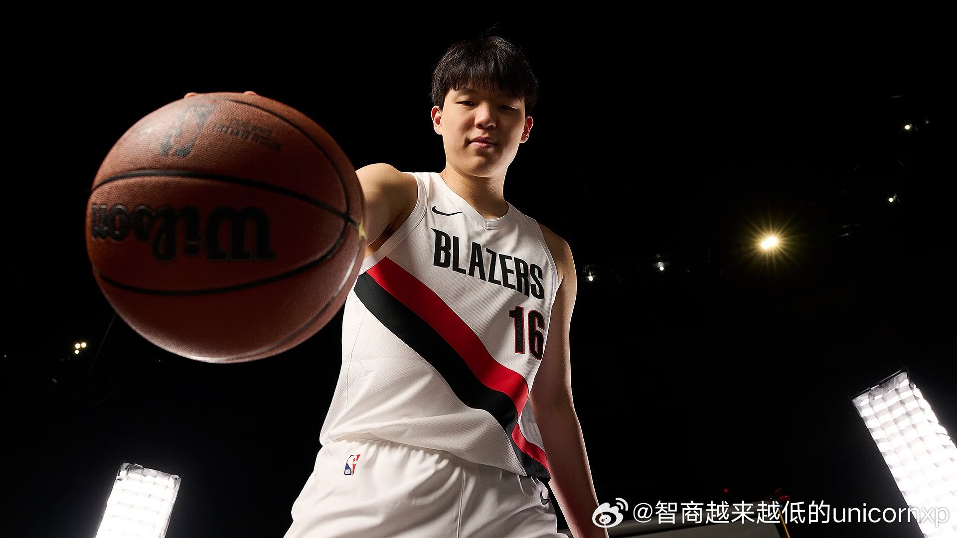 杨瀚森对阵孟菲斯拼搏得到19分5板1助1断1帽，失误略多杨瀚森G联赛比赛直播杨瀚