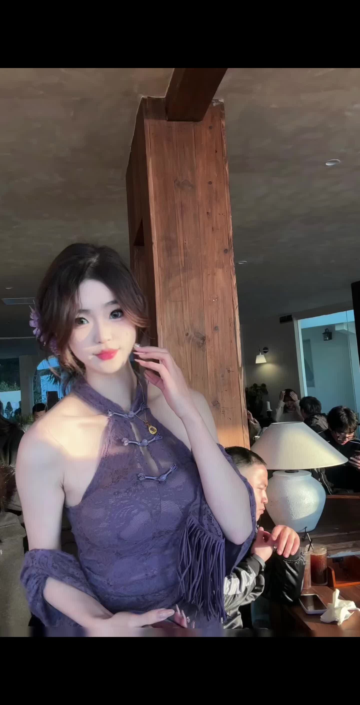 嗯…