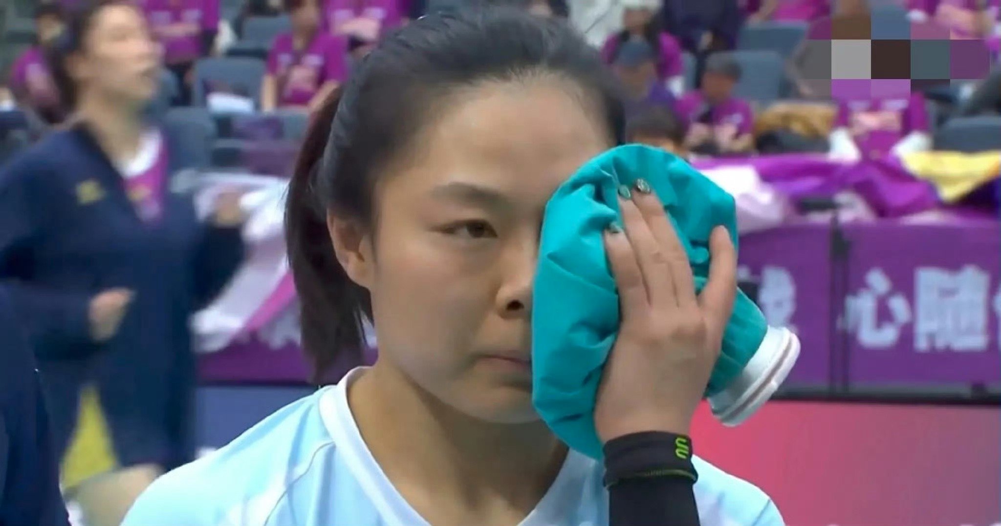 刘立雯下赛季转会到北京女排，她真的挺励志的！听说她在训练时候非常努力，能吃苦！在