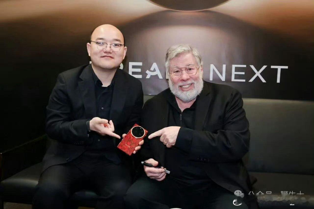 苹果创始人站台追觅旗下手机有个问题，假设雷军也给钱让他站台，他会不会站呢，还是说