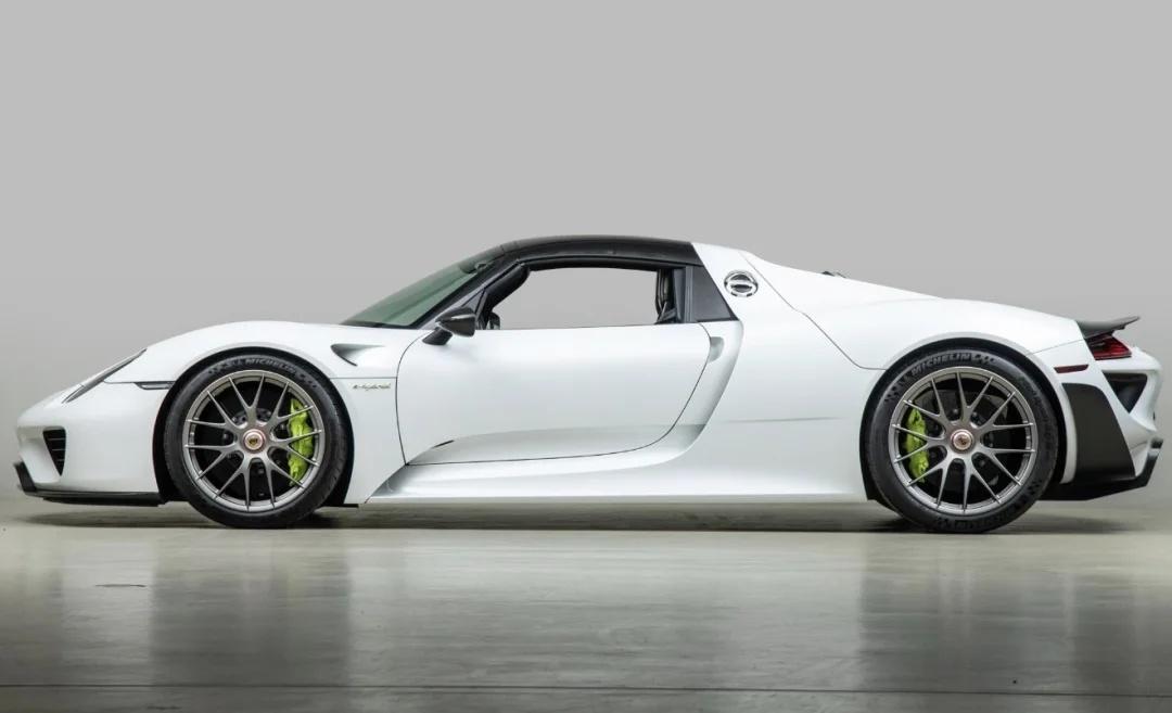 Porsche Taycan：一条被看错的线，打开了另一种可能
	
这是 Por