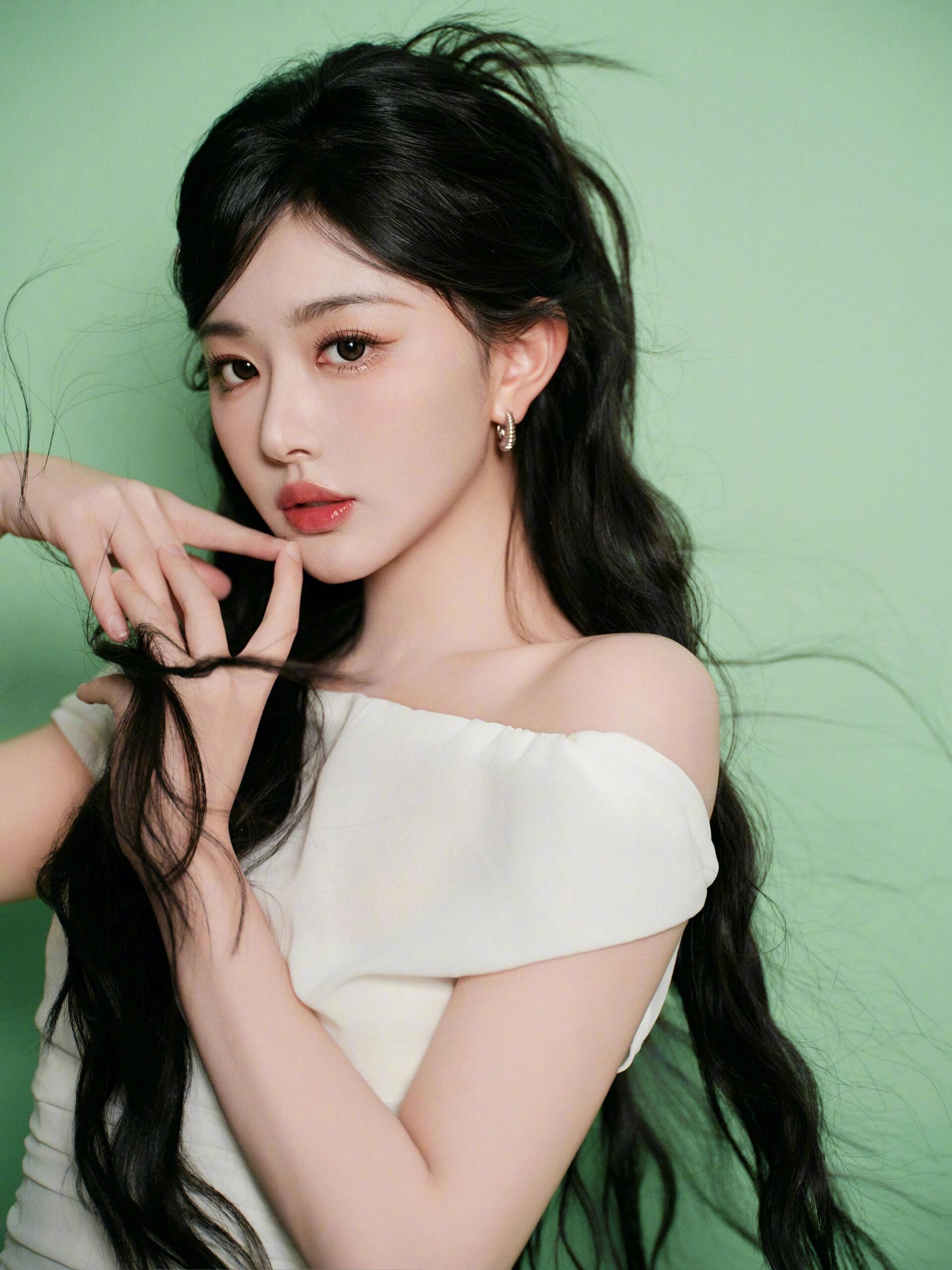 孔雪儿清新甜酷少女风 ​​​