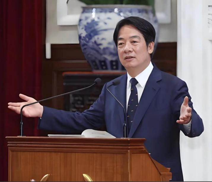 赖清德再度贩售“和平台独”方案，还壮胆表示，大陆别想着“攻台”，台湾背后有很多大