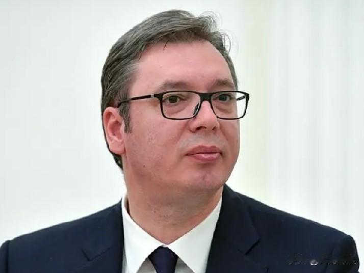 国际舆论哗然：塞尔维亚总统武契奇玩的什么“梗”？

塞尔维亚总统武契奇6月3日宣